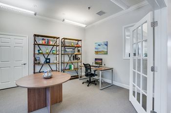 Resident Lounge Business Center